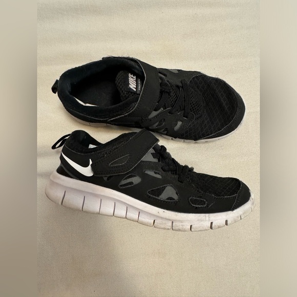 Nike Other - Nike boys black sneakers 2.5Y